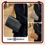 現貨💯Tory Burch Britten系列｜outlet 最hit 新款🔥Britten 鏈條手袋 
材質：荔枝紋牛皮👜
顏色：黑，大象灰，焦糖3色💖
尺寸：22x16x8cm
✅Package 