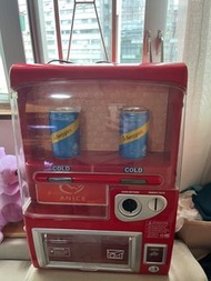 迷你可樂售賣機（販賣機/汽水機）外型雪櫃 有制冷功能，可冷藏至5-8度 冇投幣功能，當佢雪櫃咁用 可雪10罐