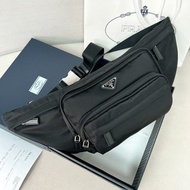 PRADA 三角徽標 織物 腰包 胸包 黑色