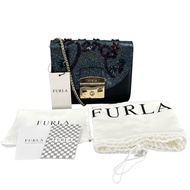 Furla Metropolis 鏈條肩背包，金色五金配件

Furla 黑色 [二手]