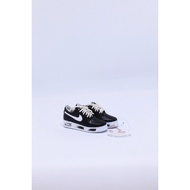 GANTUNGAN SNEAKER KEYCHAIN 3D AF1 LOW X PARANOISE BLACK HANGER. Display