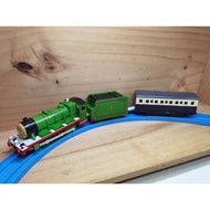 PreLoved Takara Tomy Electric Motorised Train Thomas and Friends - Henry 09/A