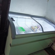 Freezer bekas murah GEA