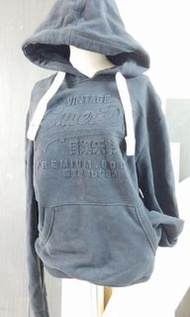 已賣出。十件精品服飾一起賣如圖包含superdry 極度乾燥 法國Ami LV路易威登Ermenegildo Zegna chrome heart gucci aape fendi versce to