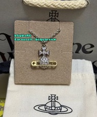 (有現貨！不用提問) 2026秋冬 Vivienne Westwood HECTORINA Pendant 合金 別針 扣針 土星 Logo 頸鍊 頸鏈 項鍊 項鏈 (保証正貨及全新) 銀色/ 金色