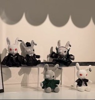 黑執事 10周年展 兔仔 立牌 毛公仔 彼得兔 賽巴斯欽 謝爾 梳 斜孭袋 鏡 日本代購 限定 大阪 Peter rabbit Sebastian  Black Label Memorial Arca