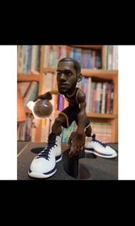 收藏神品NBA 「第一代」⛔️絕版限量🚫公仔MVP LBJ LeBron James