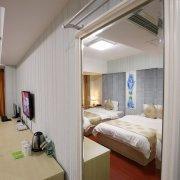 Helen＇s  spring  hotel