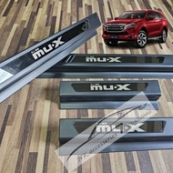 กันรอยชายบันได Isuzu mu-x 2021-2025 สีดำมีโลโก้ งานตรงรุ่น มี 3M แถมให้พร้อมติดตั้ง