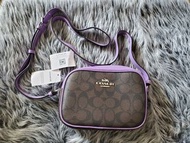 Coach紫色配logo purple 小相機袋