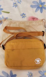 Fjallraven Kanken 斜背包