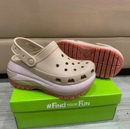 DÉP SỤC NHỰA ĐI MƯA CROCS MEGA CRUSH CAO 8CM CHO NỮ màu nâu hồng