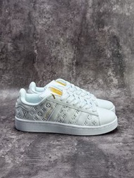 💥現貨💥 爆款高端聯名 LV x adidas Superstar 經典貝殼頭壓紋老花百搭小白鞋 | 男女同款 | 低幫休閒 | 全皮質鞋面|