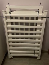 LA BABY 2200S 歐洲款嬰兒木床 連兩套床單, 床裙及被芯 VTECH 三合一投影床鈴