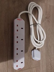 電霸 4位拖板 8呎電線