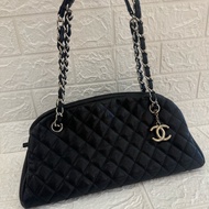 Chanel 黑荔枝紋三層保齡球包