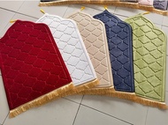 Portable Prayer Mat Collectible Floor Carpet Area Rug Elegant Embroidery Foam Padded Soft Velvet Sejadah