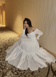 Đầm xoè maxi trễ vai The Country White Feather vải linen tơ trắng