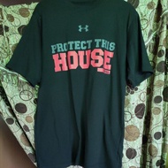 Baju under armour....