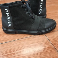 top sneaker prada pria