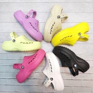 รองเท้าแตะผู้หญิง (Buy 1 Pairs get Jibbit Free 4 Pcs) รองเท้า Crocs Baya Platform รองเท้ารัดส้นผู้หญิง รองเท้าแตะลำลองเผื่อสุขภาพ