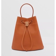 [PRE-ORDER] BURBERRY GRAINY LEATHER SMALL TB BUCKET BAG-WARM RUSSET BROWN 7HYT