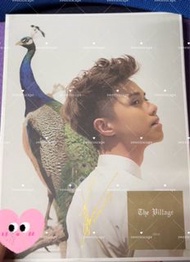 張敬軒 The Village 寫真集 [有簽名]