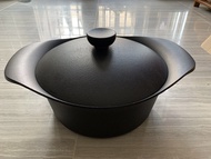 柳宗理 22cm 深型鑄鐵鍋(付鐵蓋)  原盒 Sori Yanagi Tekki Cast Iron Pot with Lid and Tongs