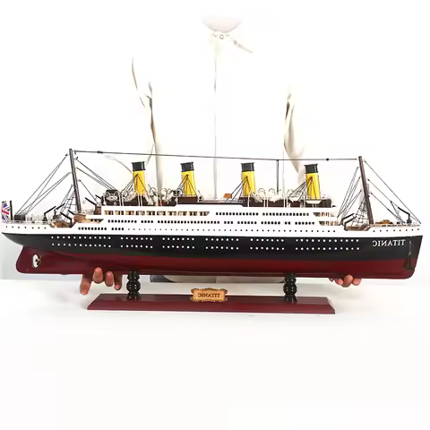 B-M Finished product Titanic model pendulum solid wood model ship simulation cruise ship with lights