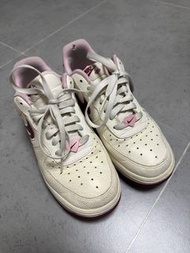 Nike Air Force 情人節限定款