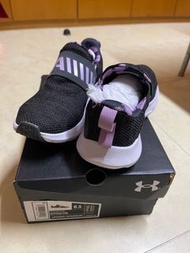 Under Armour slip on 鞋
