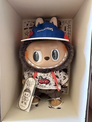 POP MART Labubu x Vans 聯名公仔