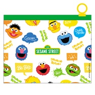 Bundanjai (หนังสือ) SST Sesame Street Zipper PVC Bag 25Wx18Hx4S cm