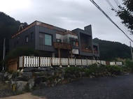 Rumah 40 m² dengan 3 bilik tidur dan 2 bilik mandi peribadi di Hoengseong-eup (Grace River House - G