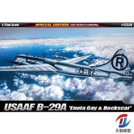 Academy 12528 Bomber B-29A Enola And American Boxcar