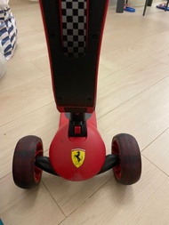 法拉李滑板車 Ferrari scooter