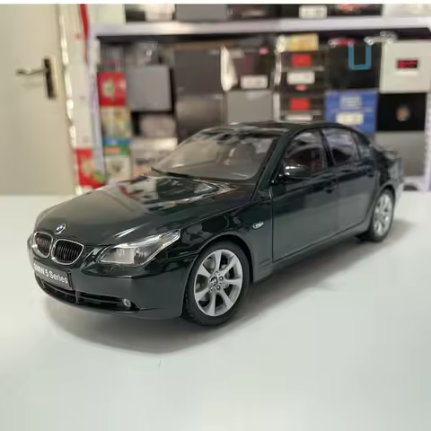 Kyosho Die-casting 1:18 Scale BMW E60 545i Sedan Simulation Alloy Static Car Model
