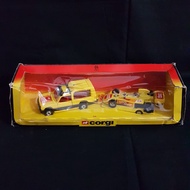 CORGI 26 England Jeep n F1 Trailer