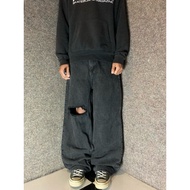 Ripped y2k baggy jeans