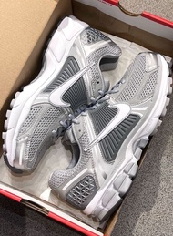 Nike Air Zoom Vomero 5 訓練城市 跑步鞋 銀色