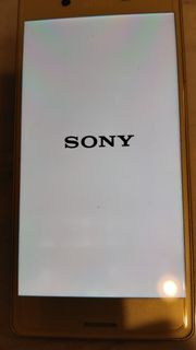 SONY Xperia 金色手機