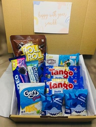 Hampers Snack Box / Kado natal /  Snack Gift Box / Hadiah Wisuda / Kado Ulang Tahun / Hadiah Anniversary / natal gift