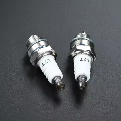 2Pcs/kit 25cc 52cc 62cc Chainsaw Brush Cutter Spark Plug for 2 Stroke Engine MS180 MS250 MS070 Husqu