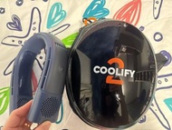 Coolify2藍色特別版
可調校冷風，冬天亦都有暖頸功能
冬天同熱天都用到絕對唔會浪費
同全新都冇分別，用咗一次買返嚟
現在特價蝕放$350
原價幾貴，大家上網check都知🤦🏻‍♀️
