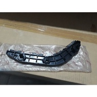 Breket Bumper Depan Kiri Toyota Innova Tahun 2013