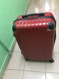 紅色硬殼旅行喼 24吋