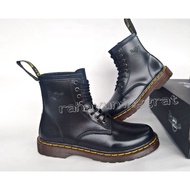 DR.MARTENS WOMEN'S SHOES Dr. Martens Men's & Women's Boots Dokmart Classic 8-hole High Boots