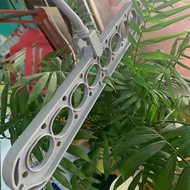 10 Smart 9-Hole Clothes Hangers Save Space