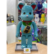 [In Stock] BE@RBRICK x Maneki Neko Blue GID 1000% Glow-In-Dark bearbrick lucky cat