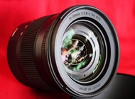 Sigma 17-70mm f/2.8-4 DC Macro Nikon เลนส์ซูมขนาดความกะทัดรัด ให้คุณภาพของภาพสูง และประสิทธิภาพที่ยอดเยี่ยม SIGMA's นำเสนอเทคโนโลยีล่าสุดผสมผสานการเพิ่